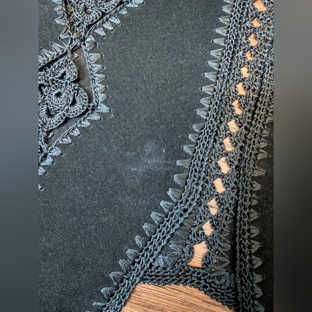 Ying Ying Of Nevada Black Leather Suede Crochet Whimsigoth Vest Size Large - Picture 10 of 10